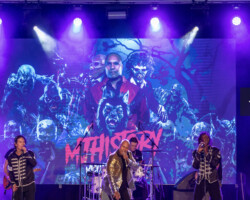 Live onstage op de Avond van Andijk